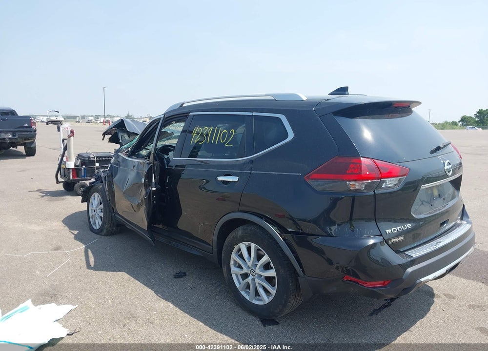 2018 NISSAN ROGUE VIN: JN8AT2MV4JW312368