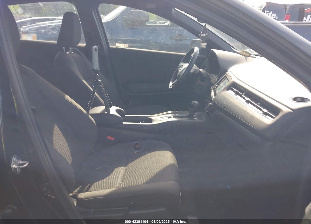 2019 HONDA HR-V VIN: 3CZRU6H14KM738292