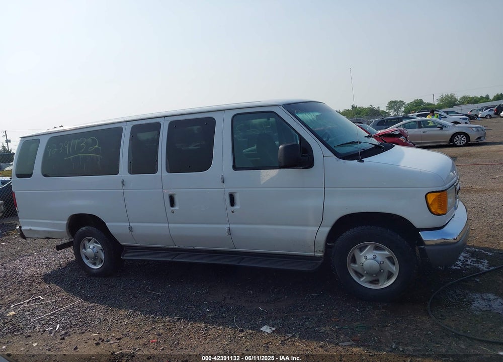 2004 FORD E-350 SUPER DUTY XL/XLT VIN: 1FBSS31L84HA63095