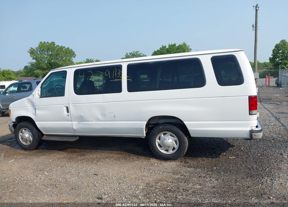 2004 FORD E-350 SUPER DUTY XL/XLT VIN: 1FBSS31L84HA63095