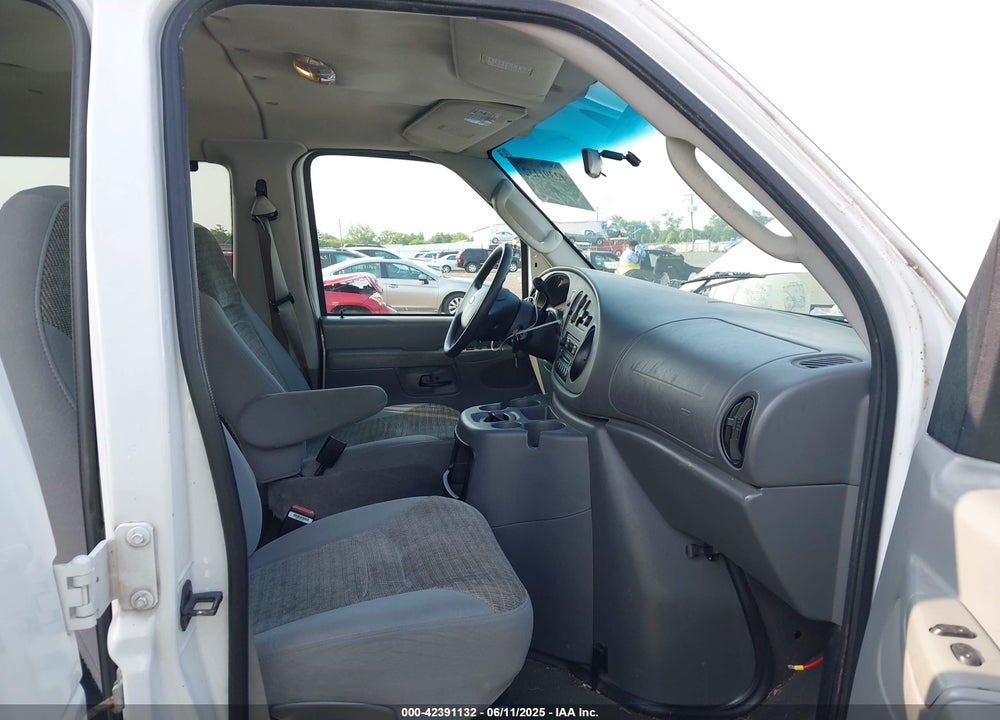 2004 FORD E-350 SUPER DUTY XL/XLT VIN: 1FBSS31L84HA63095