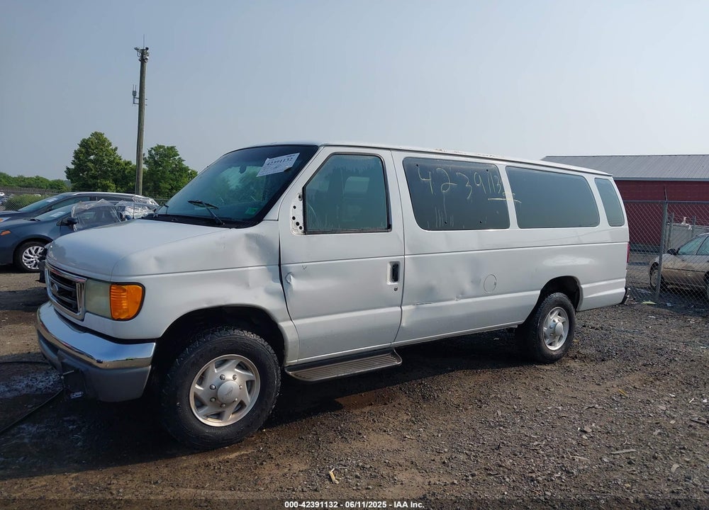 2004 FORD E-350 SUPER DUTY XL/XLT VIN: 1FBSS31L84HA63095