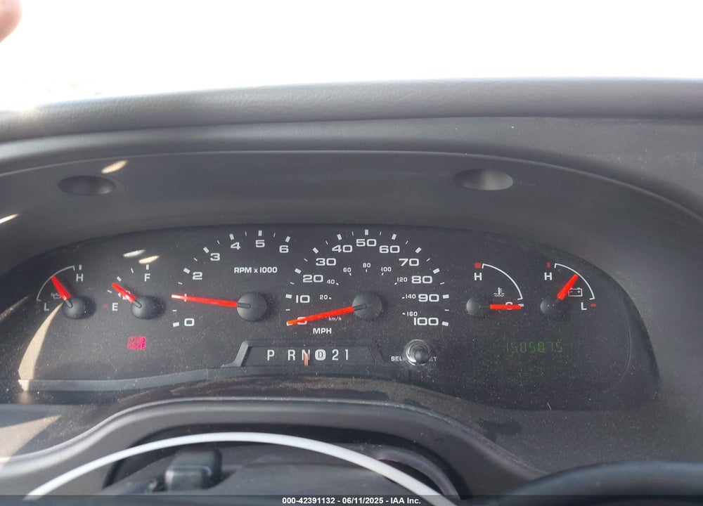 2004 FORD E-350 SUPER DUTY XL/XLT VIN: 1FBSS31L84HA63095
