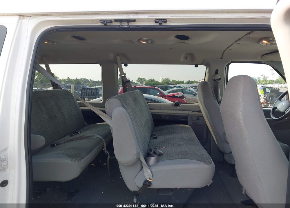 2004 FORD E-350 SUPER DUTY XL/XLT VIN: 1FBSS31L84HA63095