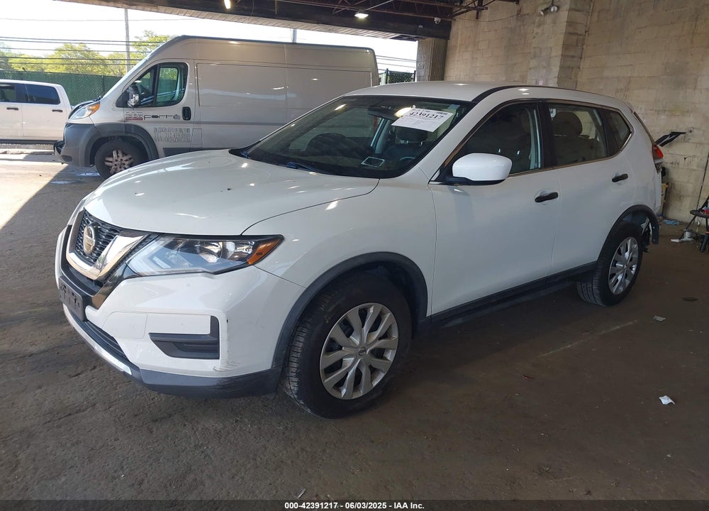 2018 NISSAN ROGUE VIN: KNMAT2MV0JP566651