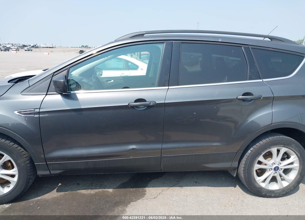 2018 FORD ESCAPE VIN: 1FMCU0GD1JUD23361