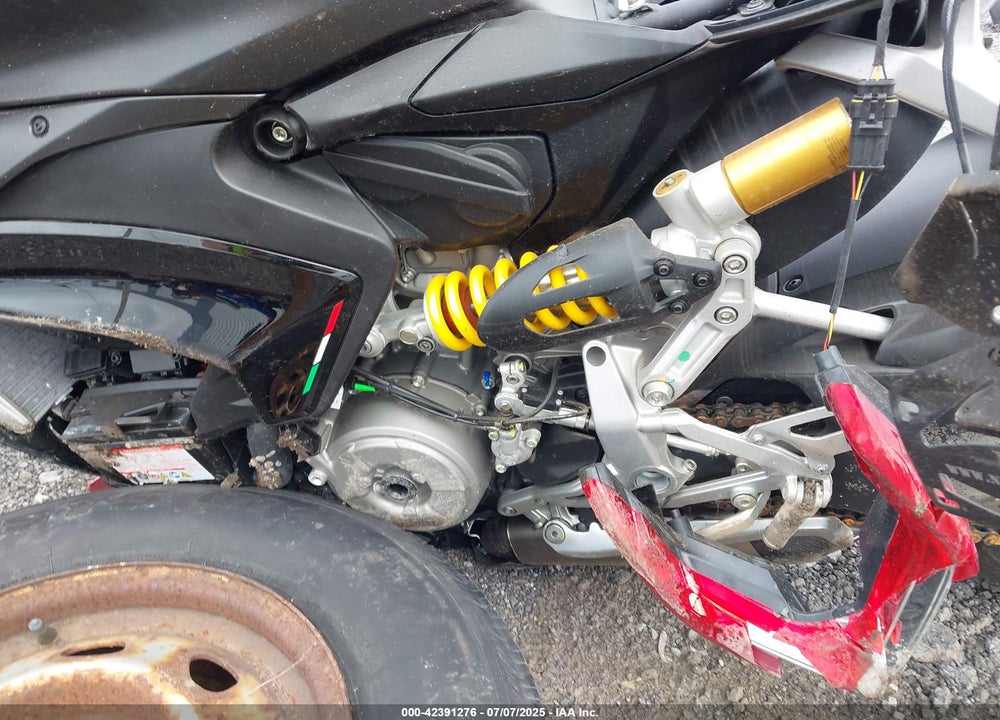 2024 DUCATI PANIGALE V2 VIN: ZDMHAATW6RB014612