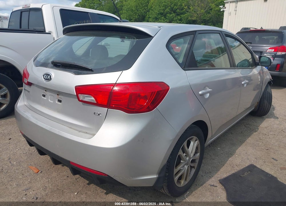 2011 KIA FORTE VIN: KNAFU5A25B5440343
