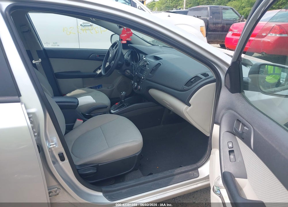 2011 KIA FORTE VIN: KNAFU5A25B5440343