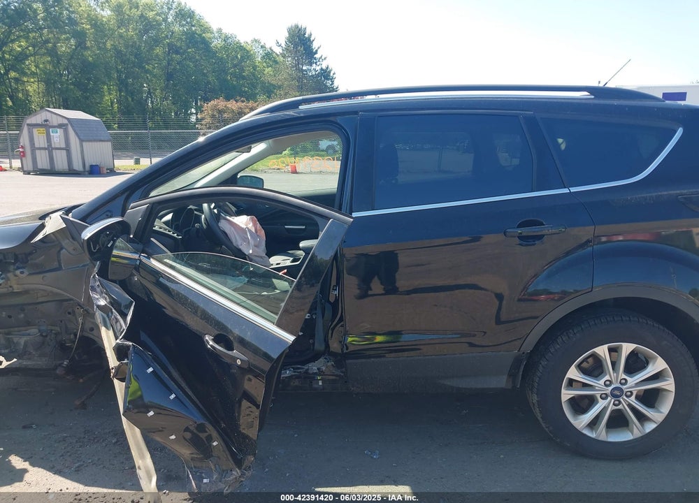 2017 FORD ESCAPE SE VIN: 1FMCU9GD8HUE42085
