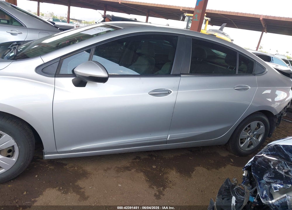 2018 CHEVROLET CRUZE VIN: 1G1BC5SM5J7239932