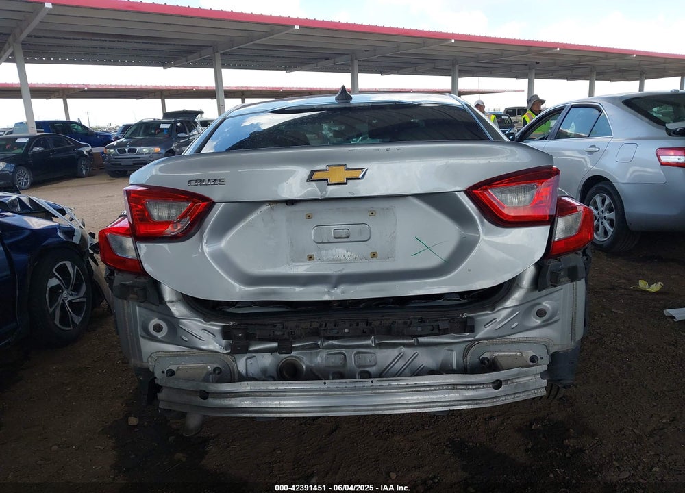 2018 CHEVROLET CRUZE VIN: 1G1BC5SM5J7239932