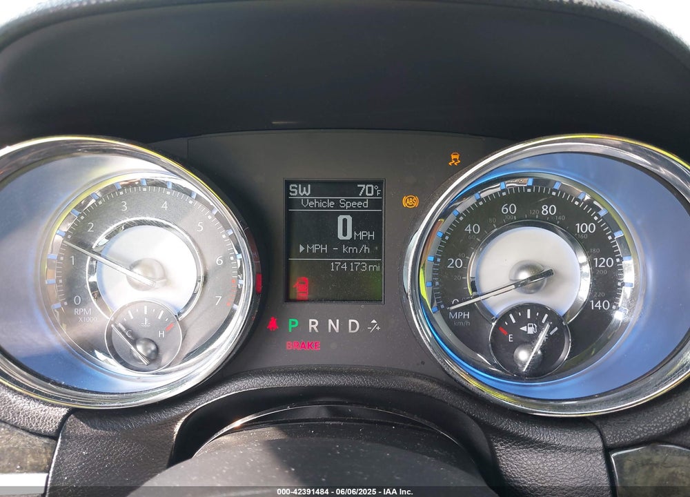 2011 CHRYSLER 300 LIMITED VIN: 2C3CA5CG9BH564684