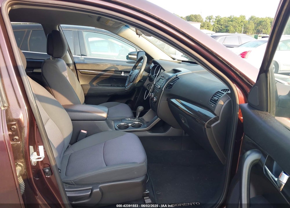 2012 KIA SORENTO VIN: 5XYKT3A13CG224662