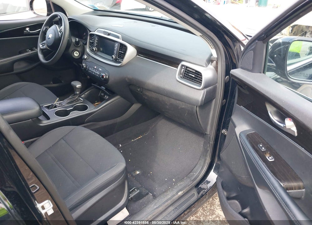 2019 KIA SORENTO VIN: 5XYPGDA31KG566112