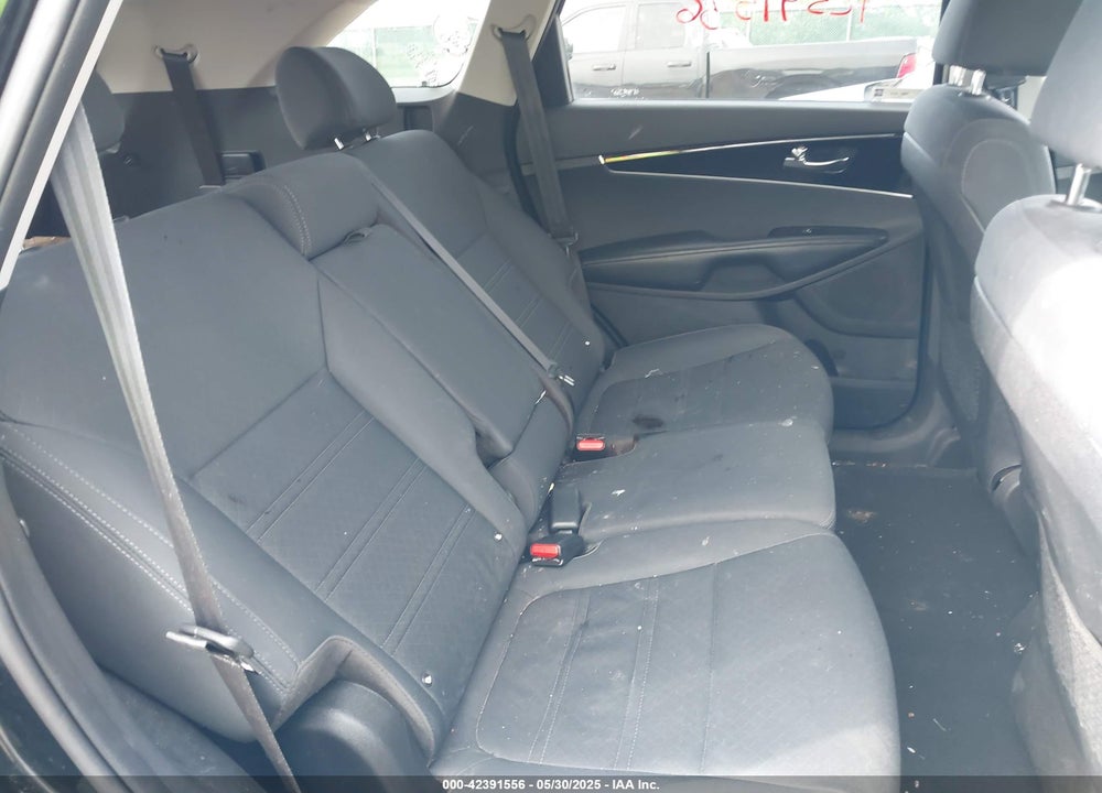 2019 KIA SORENTO VIN: 5XYPGDA31KG566112