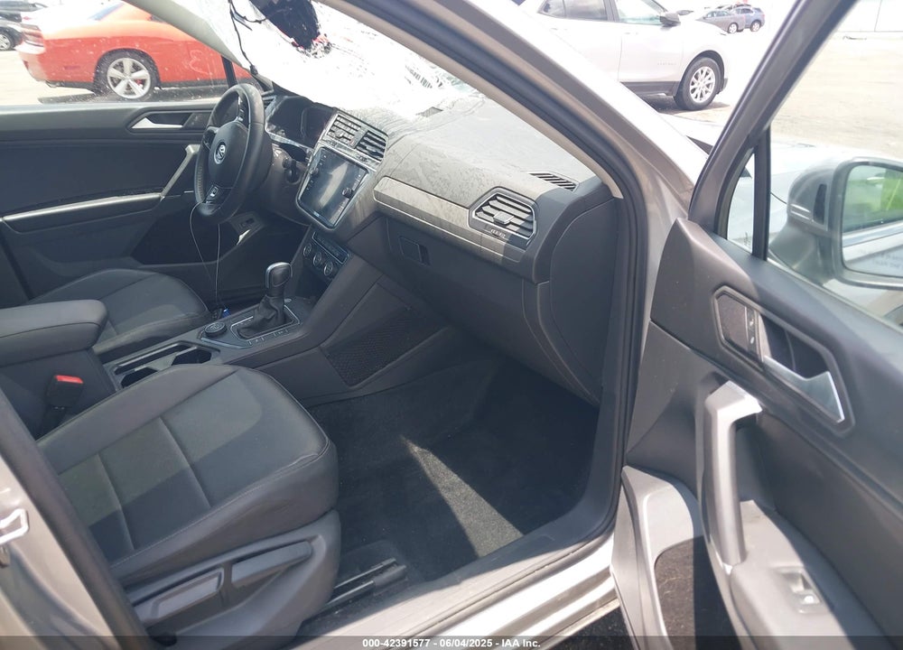 2020 VOLKSWAGEN TIGUAN VIN: 3VV2B7AXXLM022016