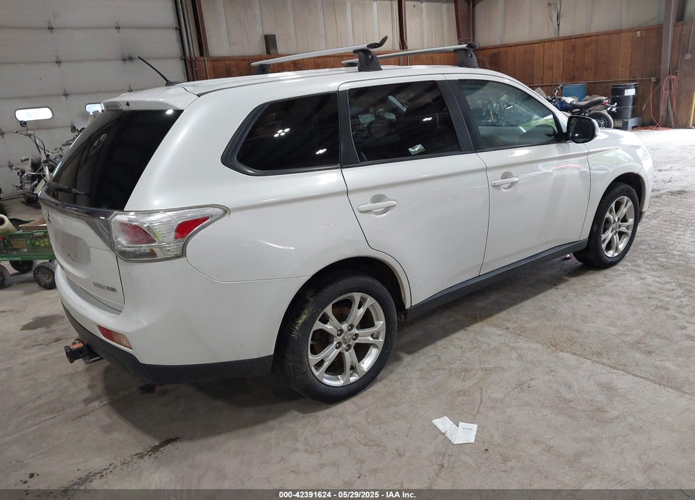 2014 MITSUBISHI OUTLANDER SE VIN: JA4AZ3A38EZ017646