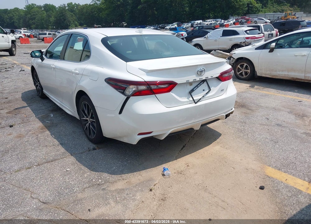 2021 TOYOTA CAMRY VIN: 4T1G11AK6MU585596