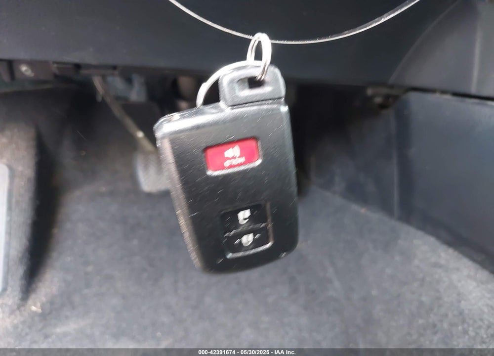 2017 TOYOTA RAV4 HYBRID VIN: JTMRJREV6HD097738