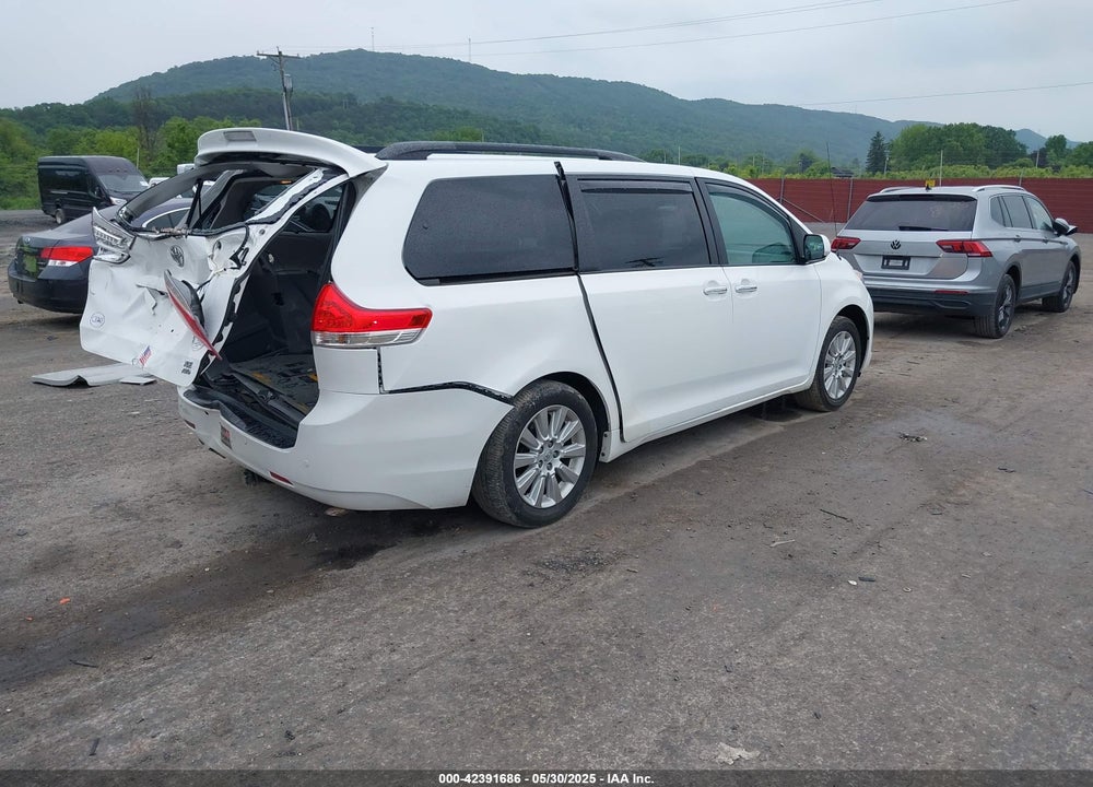 2013 TOYOTA SIENNA XLE 7 PASSENGER VIN: 5TDDK3DC5DS051336