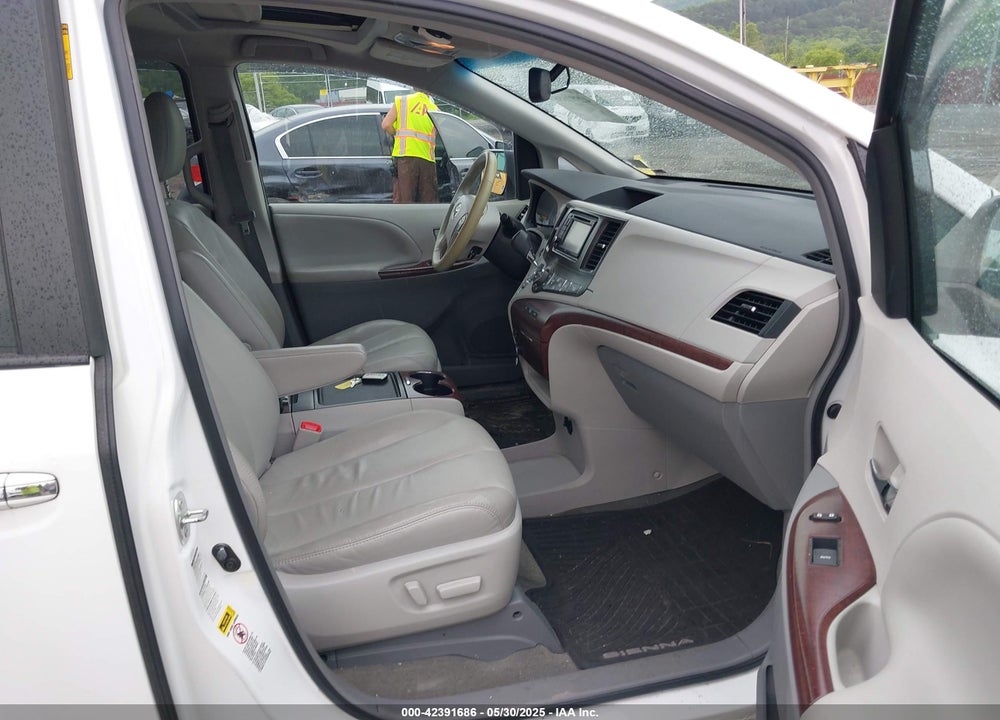 2013 TOYOTA SIENNA XLE 7 PASSENGER VIN: 5TDDK3DC5DS051336