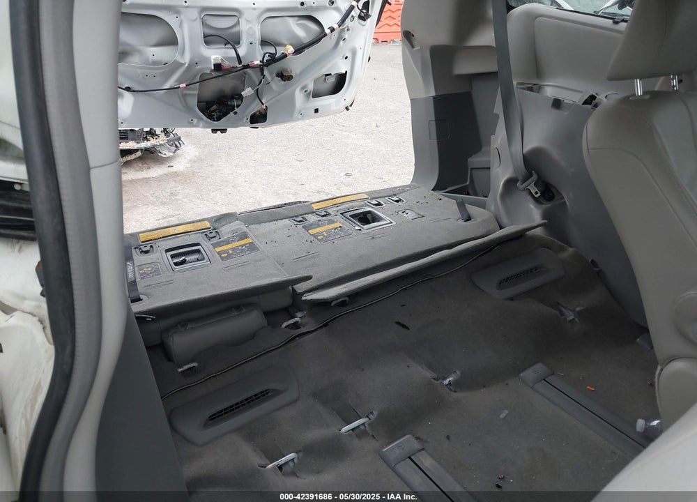 2013 TOYOTA SIENNA XLE 7 PASSENGER VIN: 5TDDK3DC5DS051336