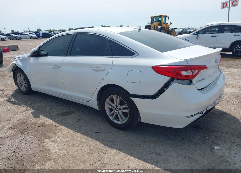 2015 HYUNDAI SONATA VIN: 5NPE24AA2FH114138
