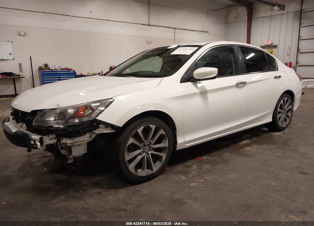 2015 HONDA ACCORD VIN: 1HGCR2F51FA058267