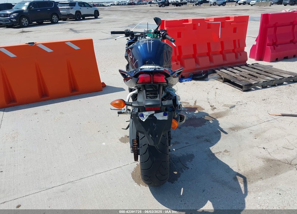2009 YAMAHA FZ1 S VIN: JYARN17E59A006492