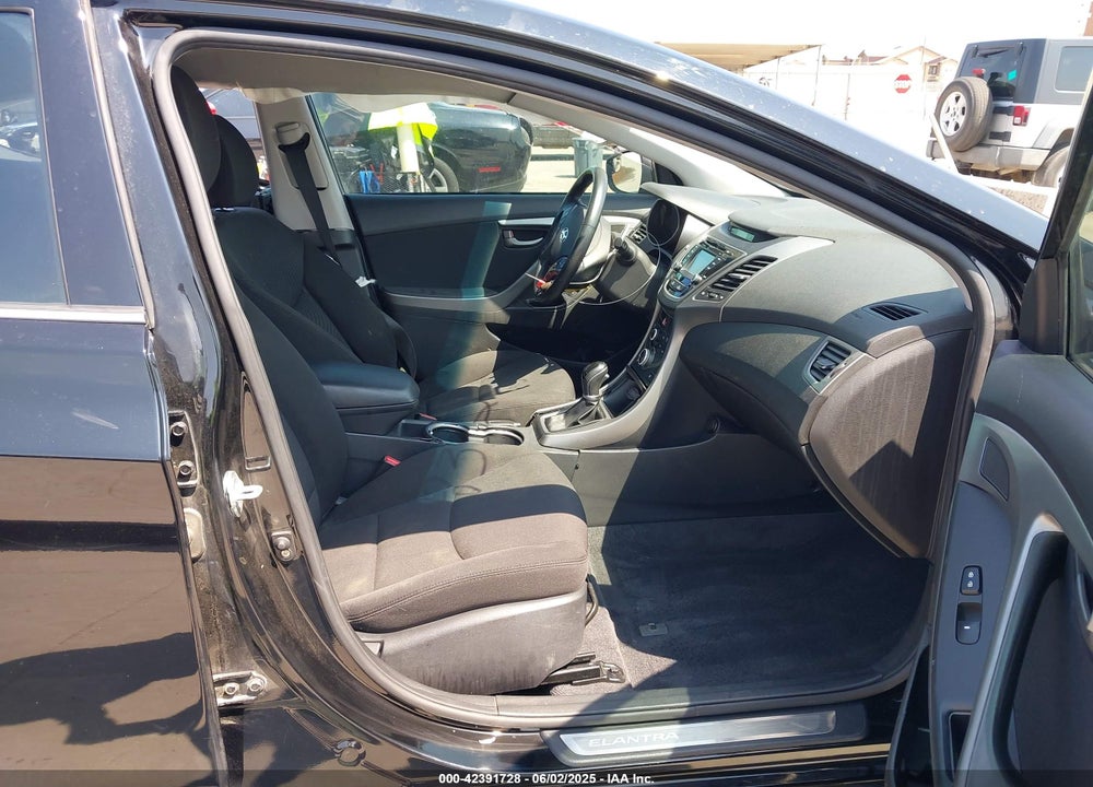 2016 HYUNDAI ELANTRA VIN: KMHDH4AE1GU601976