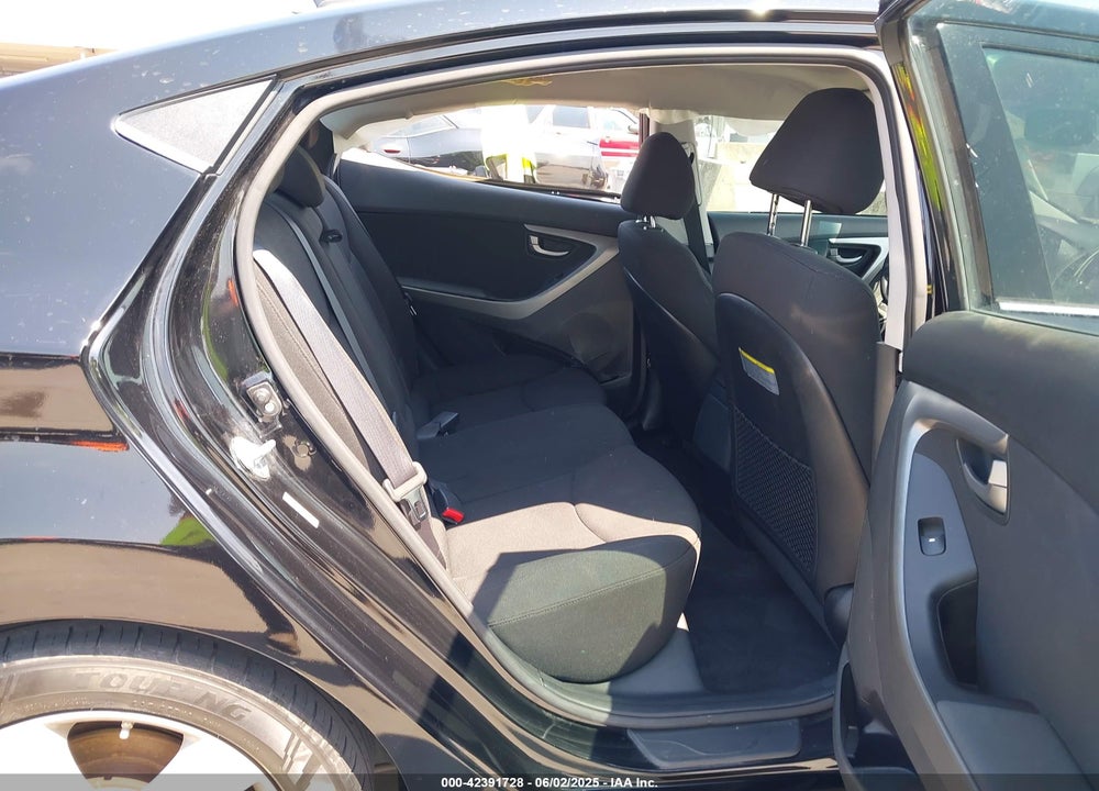 2016 HYUNDAI ELANTRA VIN: KMHDH4AE1GU601976