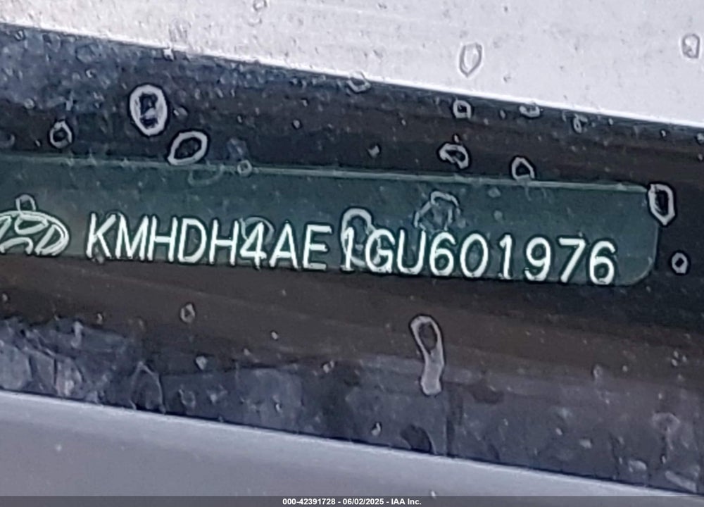 2016 HYUNDAI ELANTRA VIN: KMHDH4AE1GU601976