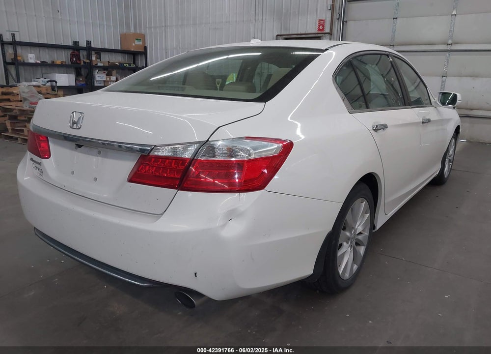 2014 HONDA ACCORD VIN: 1HGCR2F85EA044817
