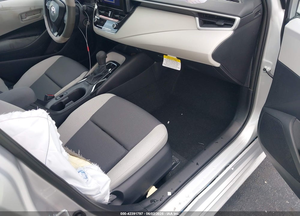 2025 TOYOTA COROLLA LE VIN: 5YFB4MDE6SP245694