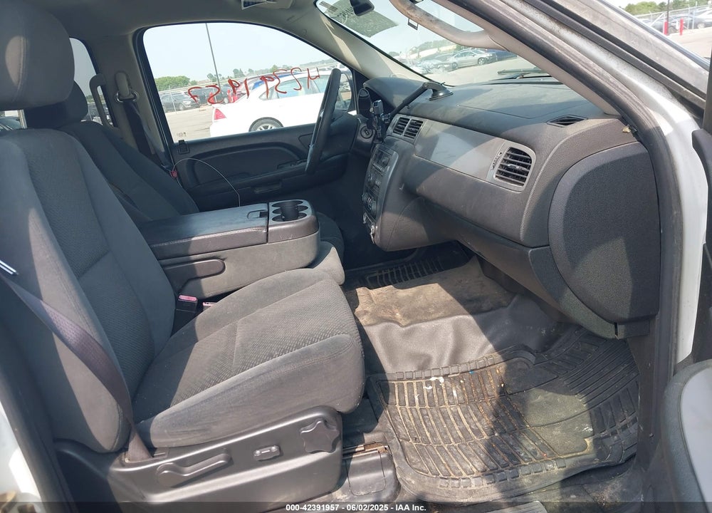 2008 CHEVROLET TAHOE VIN: 1GNFK13098J251358