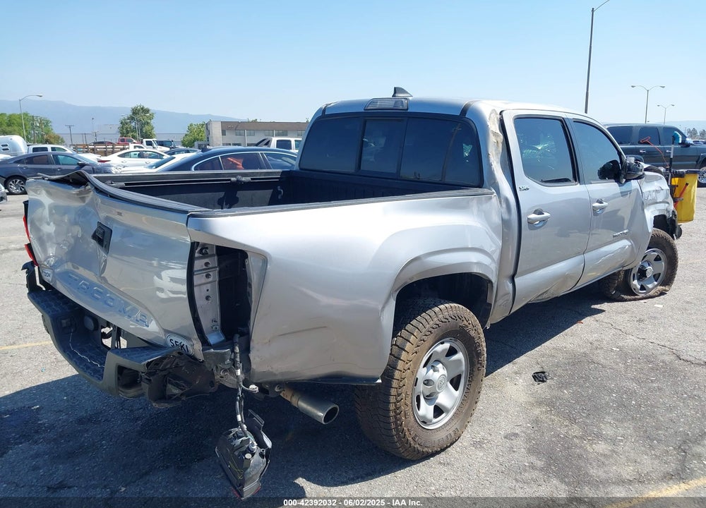2018 TOYOTA TACOMA SR5 VIN: 5TFAX5GN2JX103685