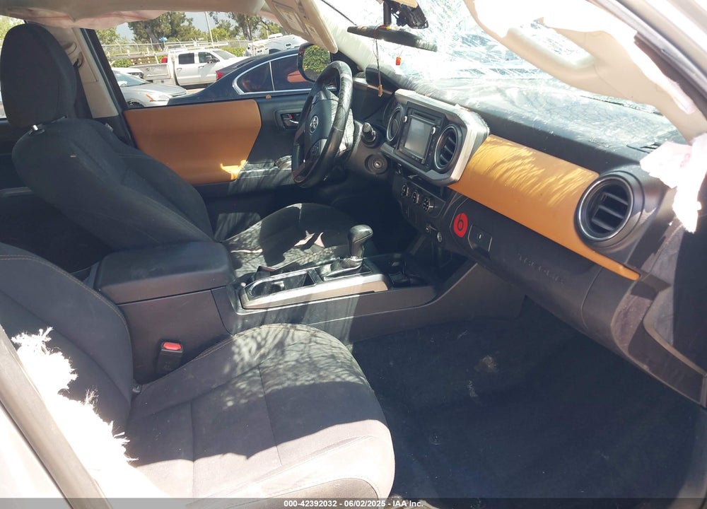 2018 TOYOTA TACOMA SR5 VIN: 5TFAX5GN2JX103685