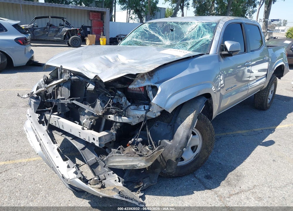 2018 TOYOTA TACOMA SR5 VIN: 5TFAX5GN2JX103685