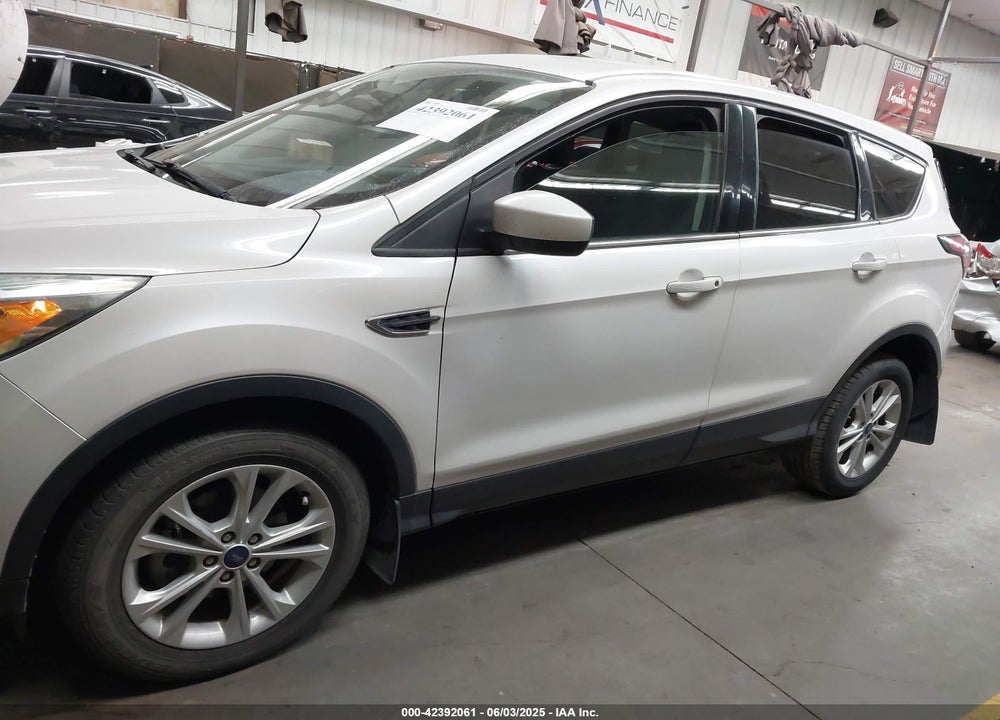 2017 FORD ESCAPE SE VIN: 1FMCU0GD5HUB21858