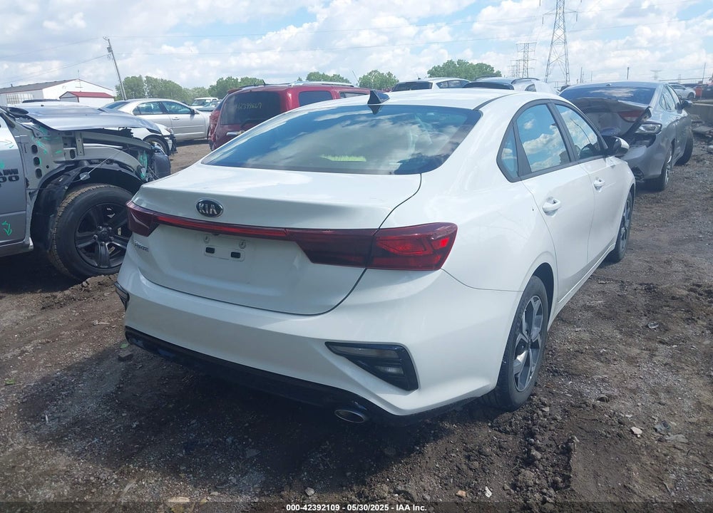 2021 KIA FORTE VIN: 3KPF24ADXME362489