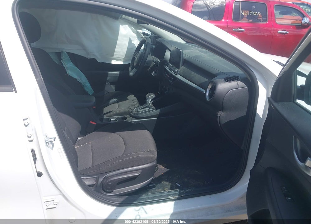 2021 KIA FORTE VIN: 3KPF24ADXME362489