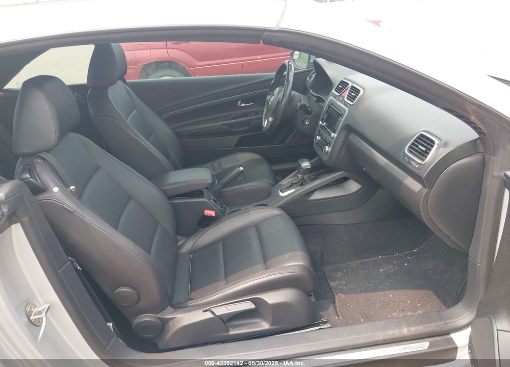 2011 VOLKSWAGEN EOS VIN: WVWBA7AH2BV000560