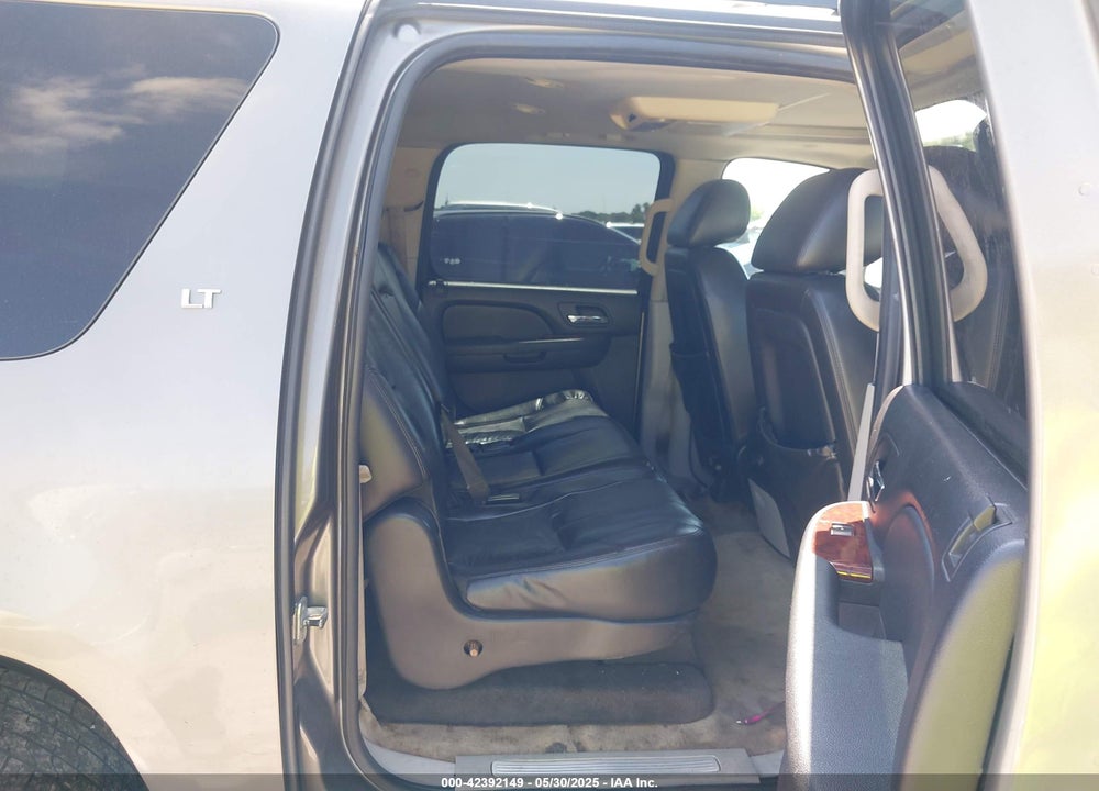 2007 CHEVROLET SUBURBAN 1500 LT VIN: 1GNFC16JX7J167291