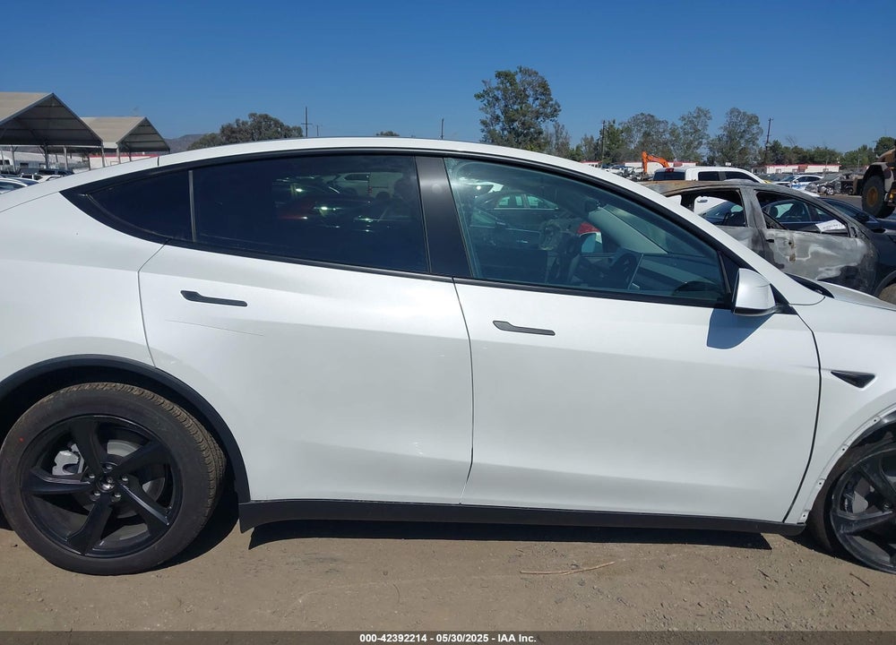 2026 TESLA MODEL Y VIN: 7SAYGDEE8TF347983