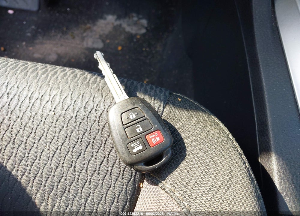 2019 TOYOTA COROLLA VIN: 2T1BURHE7KC203056
