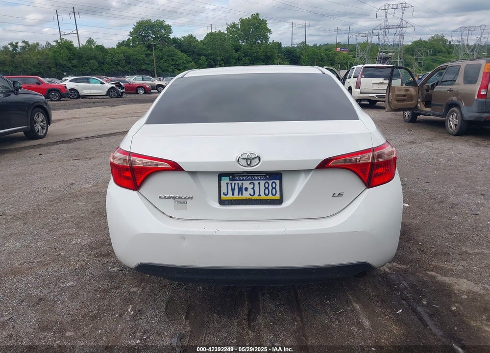 2018 TOYOTA COROLLA LE VIN: 5YFBURHEXJP764494