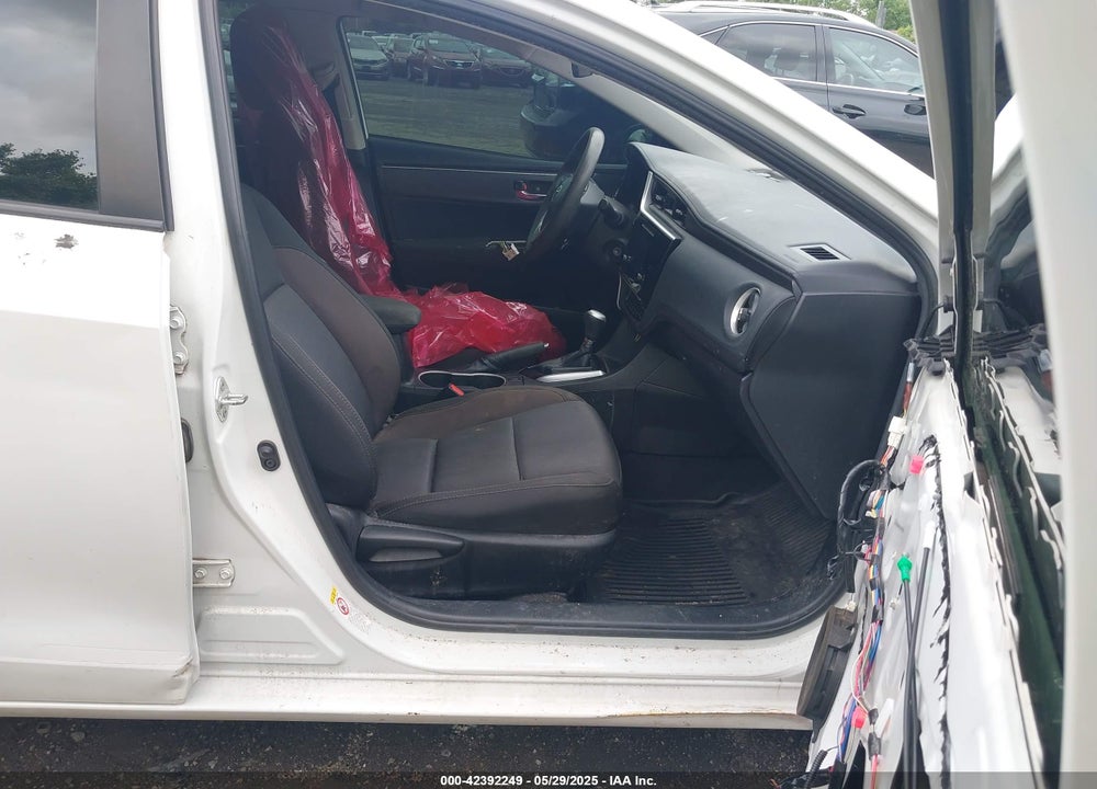 2018 TOYOTA COROLLA LE VIN: 5YFBURHEXJP764494