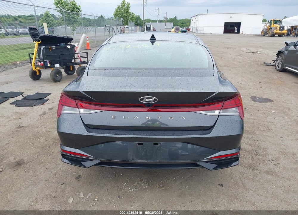 2021 HYUNDAI ELANTRA VIN: 5NPLN4AG1MH042042