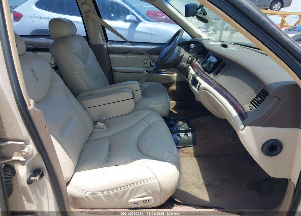 1997 LINCOLN TOWN CAR CARTIER VIN: 1LNLM83W8VY627663